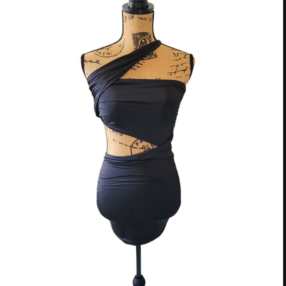 NEW Size 4 Oh Polly Lbd, Asymmetric Little Black Mini Cocktail Dress